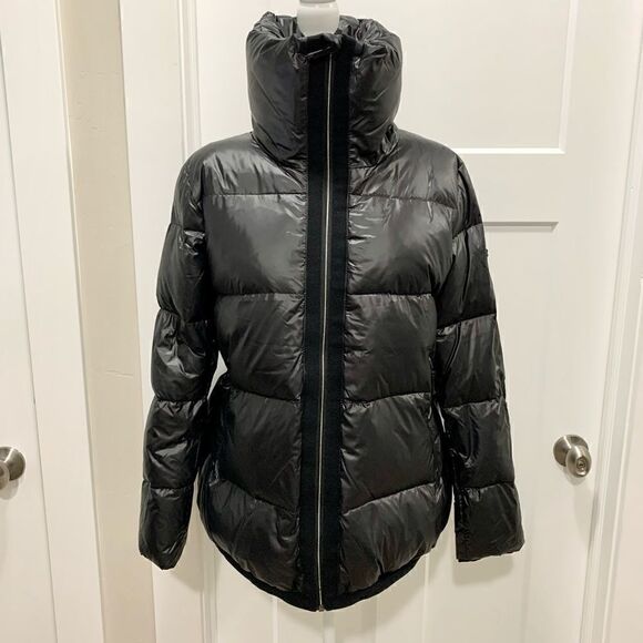 New BCBGMAXAZRIA Womens Patent Quilted Puffer Down Jacket - Picture 2 of 15